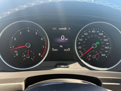 Used 2021 Volkswagen Tiguan SE image 17