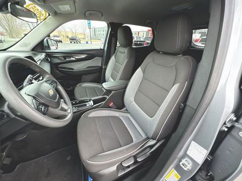Used 2025 Chevrolet TrailBlazer LT AWD/4WD image 17