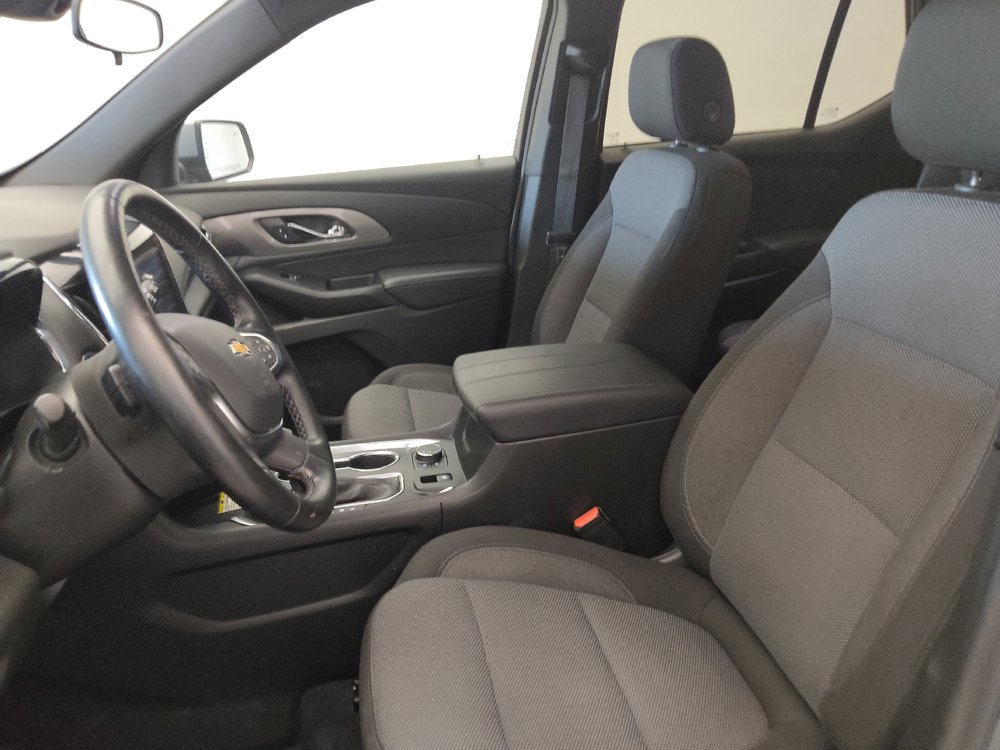 Used 2023 Chevrolet Traverse LT FWD image 17
