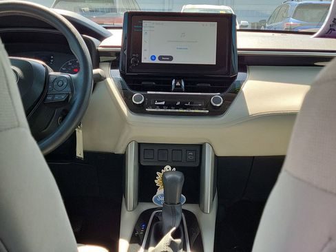 Used 2025 Toyota Corolla Cross L FWD image 14