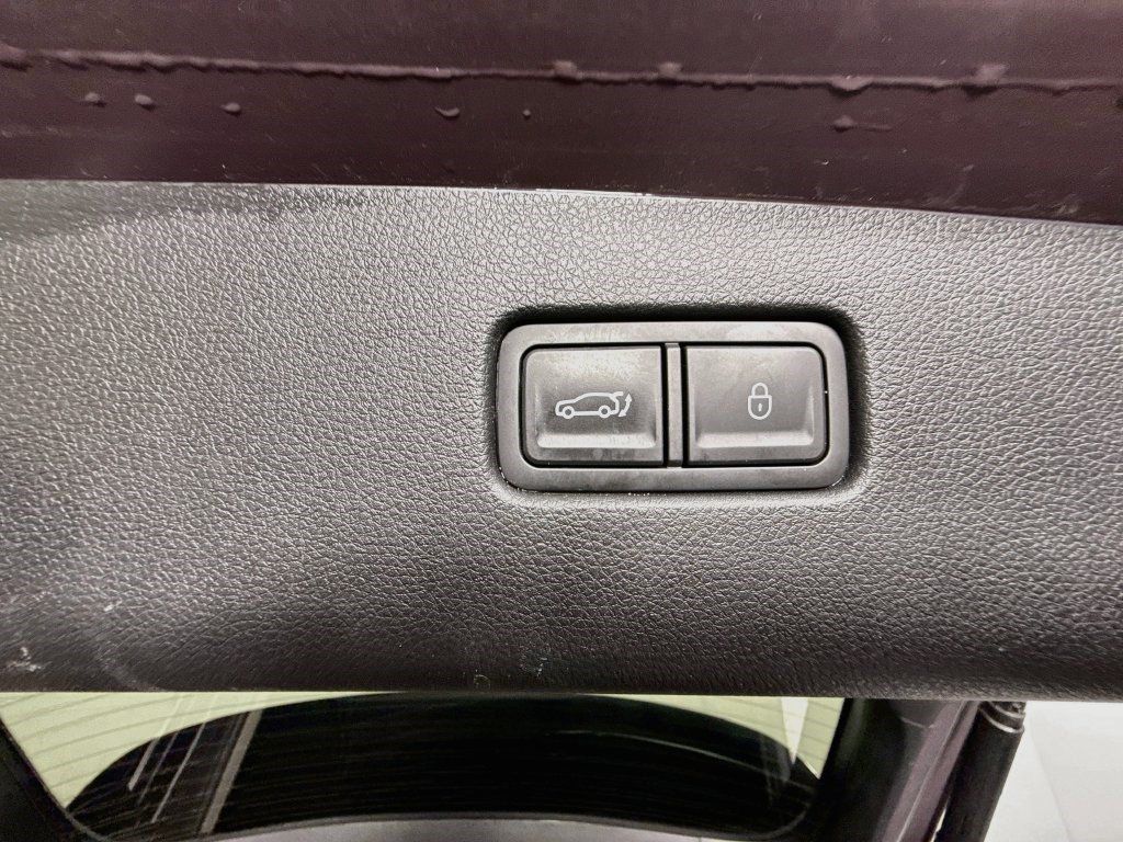 Used 2022 Genesis GV70 2.5T AWD/4WD image 41