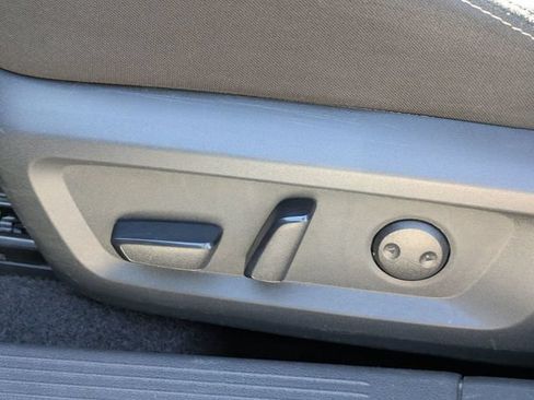 Used 2025 Nissan Rogue SV FWD image 22