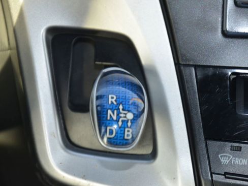 Used 2013 Toyota Prius V Three image 18