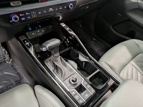 Used 2024 Kia Sorento SX Prestige w/ Sage Leather Package image 13