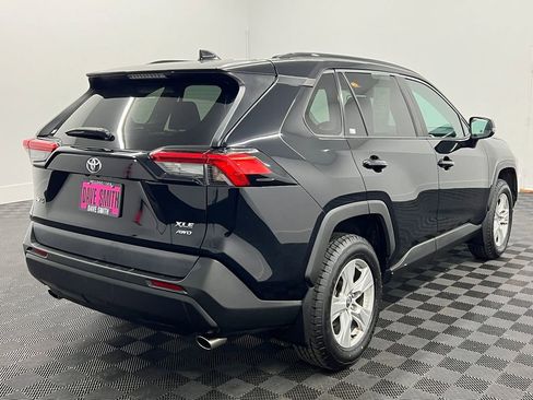 Used 2020 Toyota RAV4 XLE w/ XLE Grade Weather Package AWD/4WD image 8