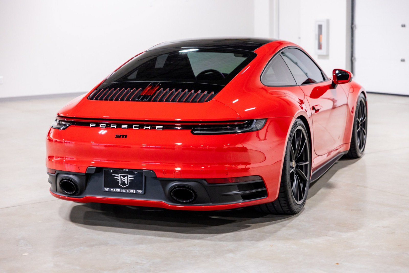Used 2024 Porsche 911 Carrera RWD image 9