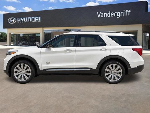 Used 2022 Ford Explorer King Ranch RWD image 3