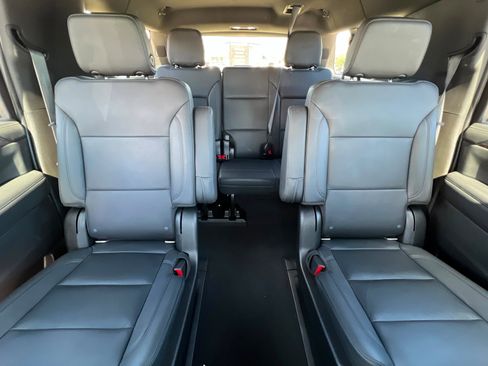 Used 2021 Chevrolet Suburban Z71 w/ Luxury Package AWD/4WD image 26