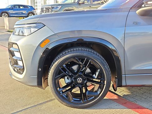 New 2026 Volkswagen Tiguan SE R-Line image 5