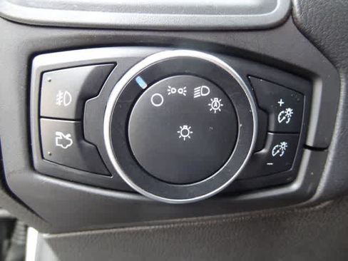 Used 2016 Ford Focus SE FWD image 14