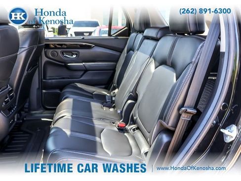 Certified 2025 Honda Pilot Touring image 12