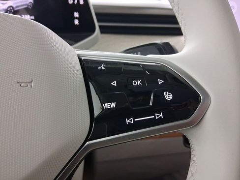 Used 2025 Volkswagen ID. Buzz 1st Edition image 20