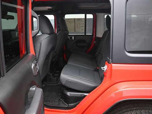 Used 2024 Jeep Wrangler Unlimited w/ Convenience Group image 26