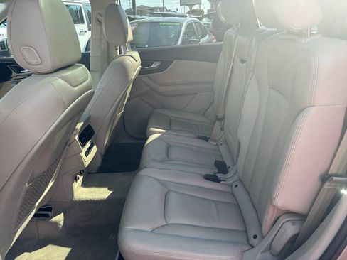Used 2019 Audi Q7 3.0T Premium image 10