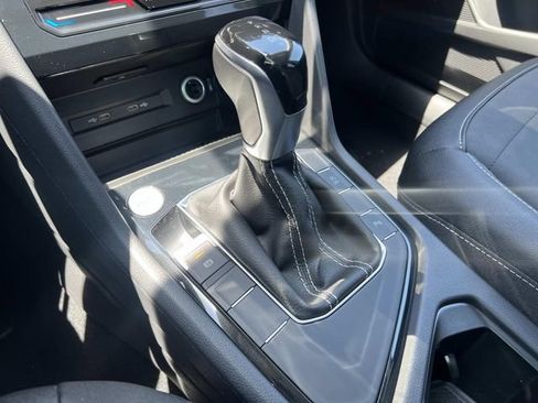 New 2026 Volkswagen Taos SE FWD image 23