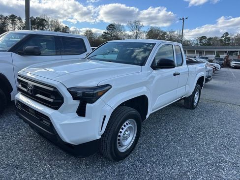 Used 2024 Toyota Tacoma SR image 1