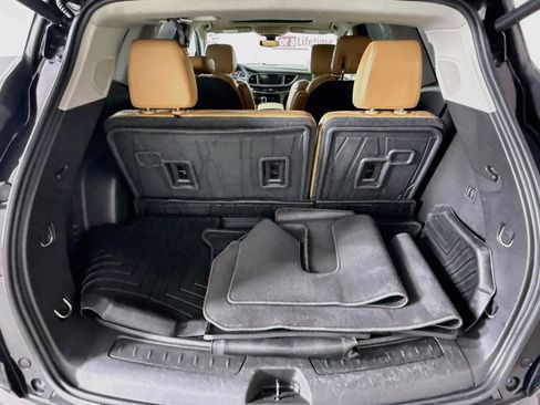 Used 2018 Buick Enclave Premium AWD/4WD image 31