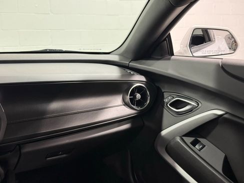 Used 2018 Chevrolet Camaro SS image 41