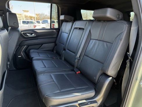 Used 2024 Chevrolet Suburban RST image 28