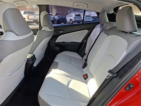 Used 2021 Toyota Prius Prime XLE image 10