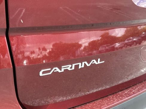 Certified 2024 Kia Carnival EX image 10