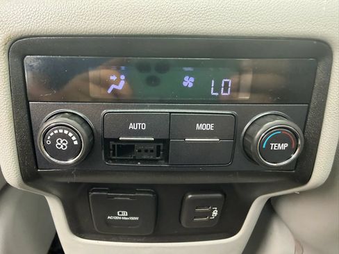 Used 2018 GMC Acadia SLT FWD image 16