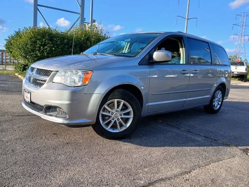 Used 2016 Dodge Grand Caravan SXT image 1