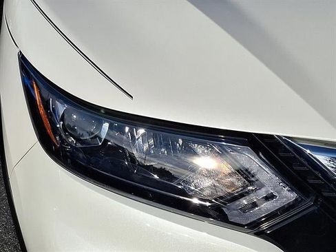 Used 2022 Nissan Rogue Sport SL image 9