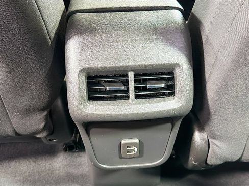 Used 2022 Chevrolet Equinox LS AWD/4WD image 24