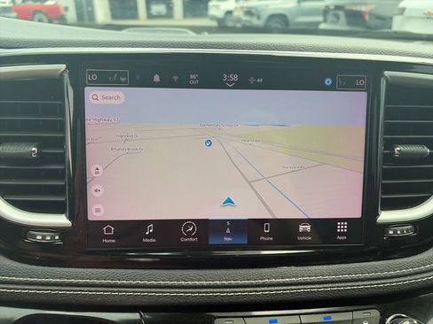 Used 2022 Chrysler Pacifica Touring-L w/ Uconnect Theater Family Group FWD image 19
