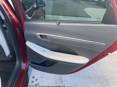 Used 2023 Hyundai Sonata Limited image 13