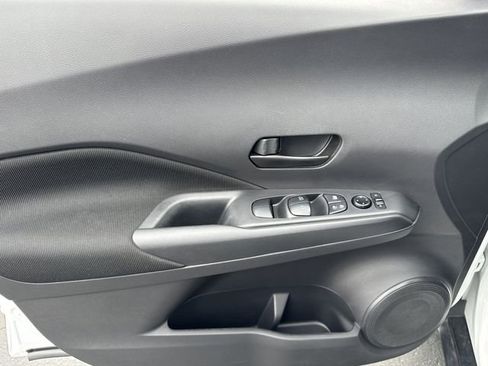 Certified 2023 Nissan Kicks S image 7