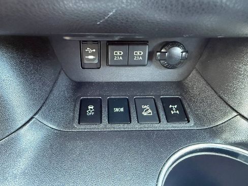 Used 2019 Toyota Highlander XLE AWD/4WD image 47