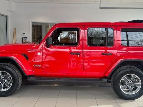 Used 2020 Jeep Wrangler Unlimited Sahara w/ Uconnect 4C Nav & Sound Group image 4