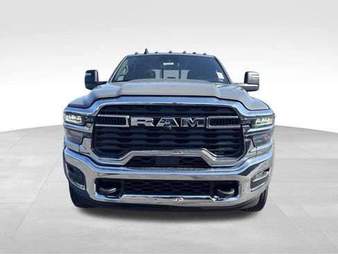 New 2026 RAM 5500 4x4 Crew Cab image 8