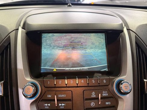 Used 2017 Chevrolet Equinox LT w/ Convenience Package FWD image 9