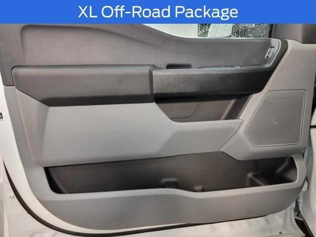 New 2025 Ford F350 XL w/ XL Off-Road Package AWD/4WD image 15