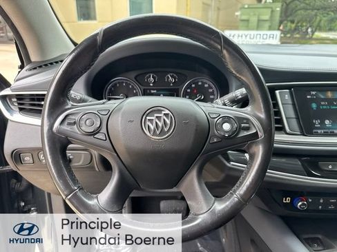 Used 2018 Buick Enclave Essence FWD image 8