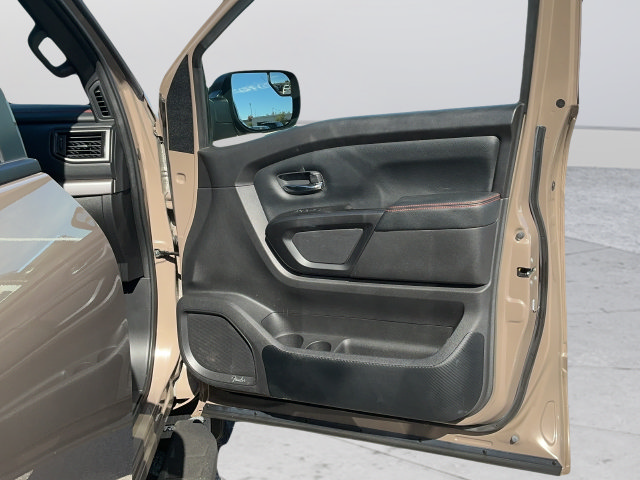 Used 2024 Nissan Titan PRO-4X w/ Pro-4x Convenience Package AWD/4WD image 23
