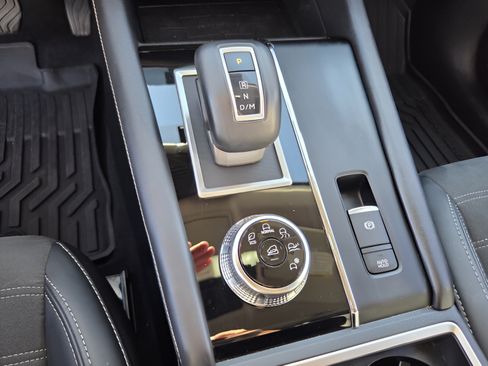 Used 2024 Mitsubishi Outlander SE FWD image 22