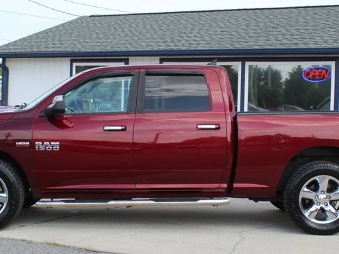Used 2017 RAM 1500 Big Horn AWD/4WD image 2