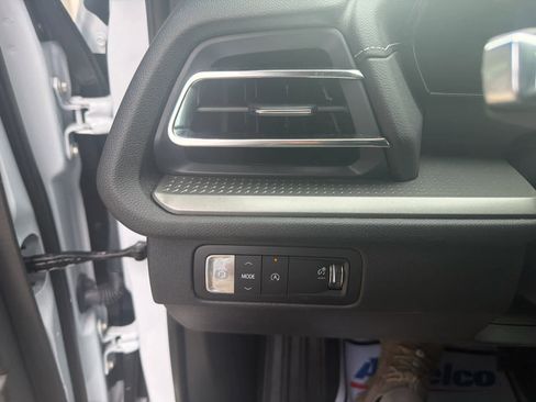 Used 2026 Chevrolet Traverse LT w/ LPO, Floor Liner Package FWD image 21