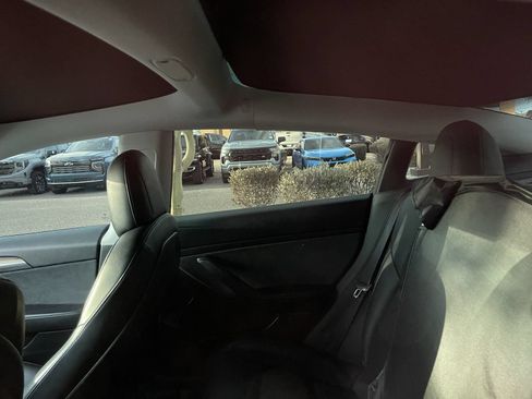 Used 2021 Tesla Model 3 Standard Range Plus RWD image 8