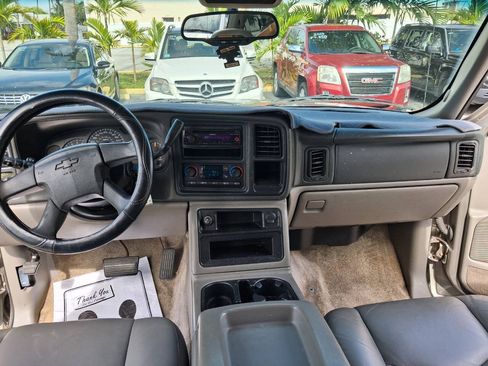 Used 2003 Chevrolet Suburban Z71 AWD/4WD image 11