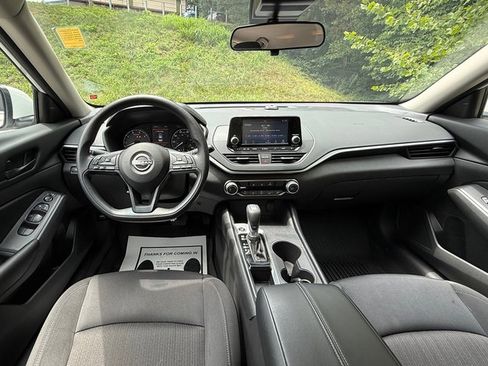 Used 2023 Nissan Altima 2.5 S FWD image 10