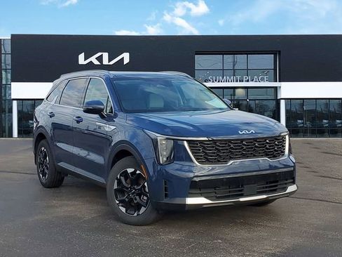 Certified 2025 Kia Sorento S w/ Panoramic Sunroof Package image 1