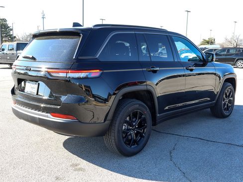 New 2026 Jeep Grand Cherokee Altitude AWD/4WD image 5
