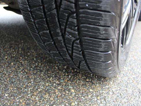 Used 2022 Volkswagen Tiguan SE R-Line image 30