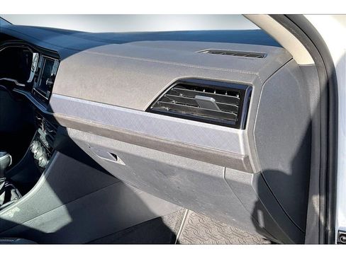 Used 2023 Volkswagen Jetta SE image 25