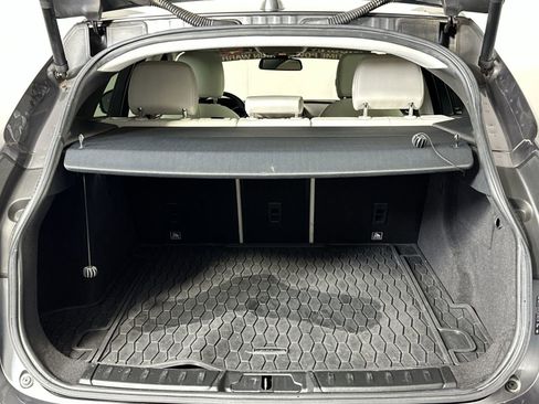 Used 2018 Jaguar F-PACE Prestige image 28